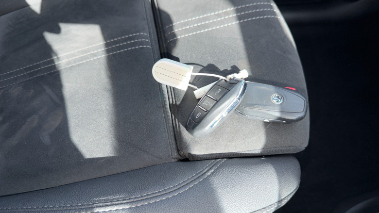 Vauxhall Crossland 1.5 Turbo D [120] Ultimate 5dr Auto Diesel Hatchback